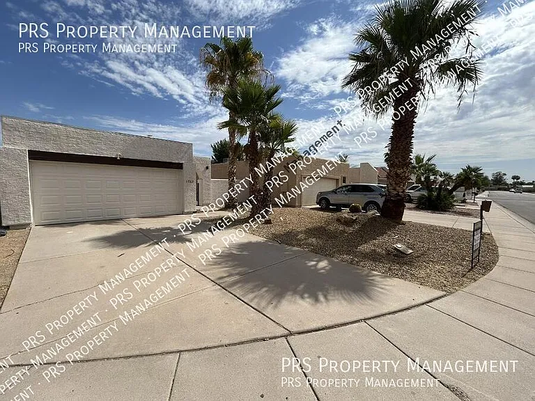 1762 W Colt Rd — Photo 1