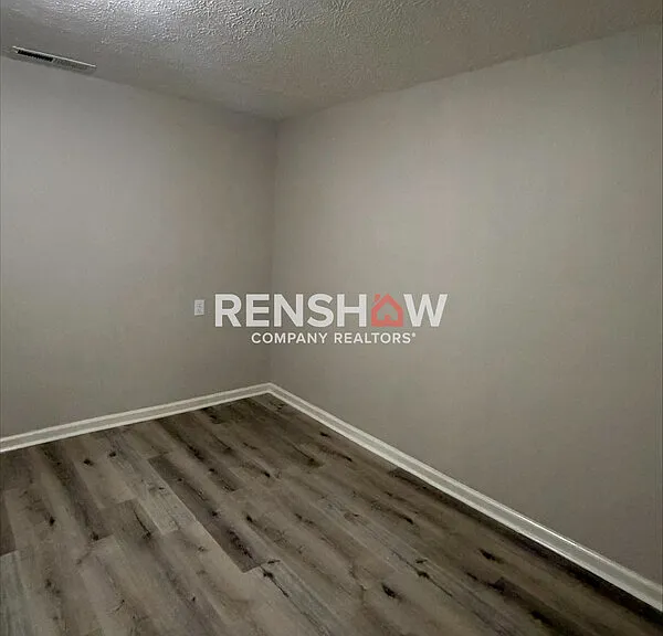 68 Royal Oaks Pl — Photo 9