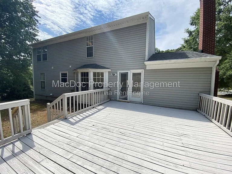 11304 Springfield Dr — Photo 18