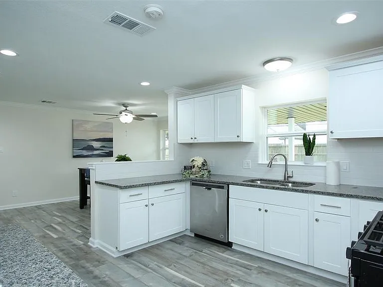 8741 Blankenship Dr — Photo 15