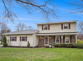 3824 Meadowood Ln SW, Grandville, MI 49418