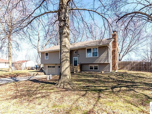 4th image of 1127 NE 15th