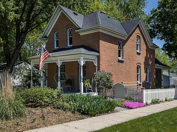 3rd image of 216 Westminster Ave SW