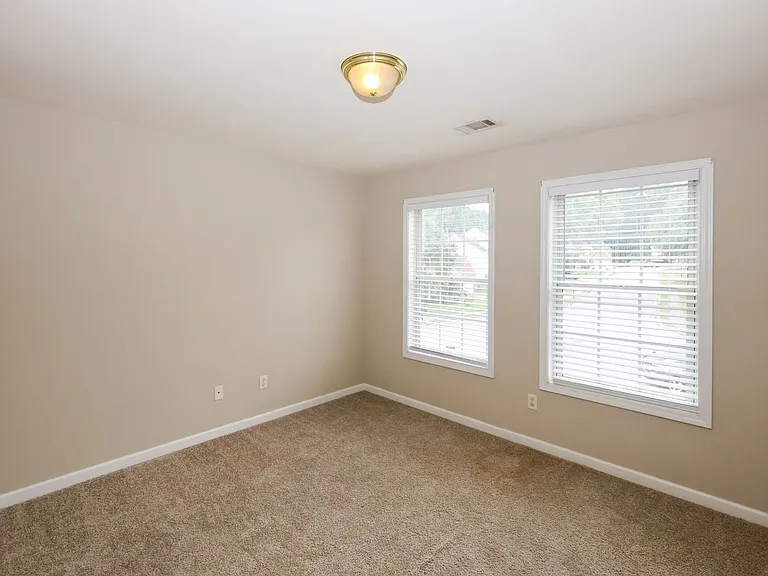 2895 Haynes Club Cir SW — Photo 32