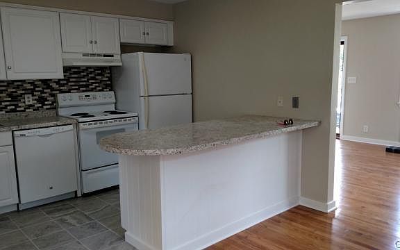 4th image of 1086 1st Ave