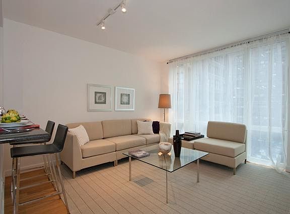 2nd image of 320 W 38th St APT 507