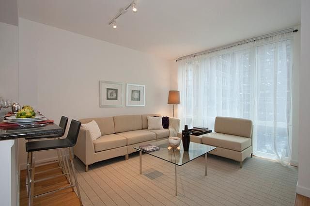1st image of 320 W 38th St APT 307