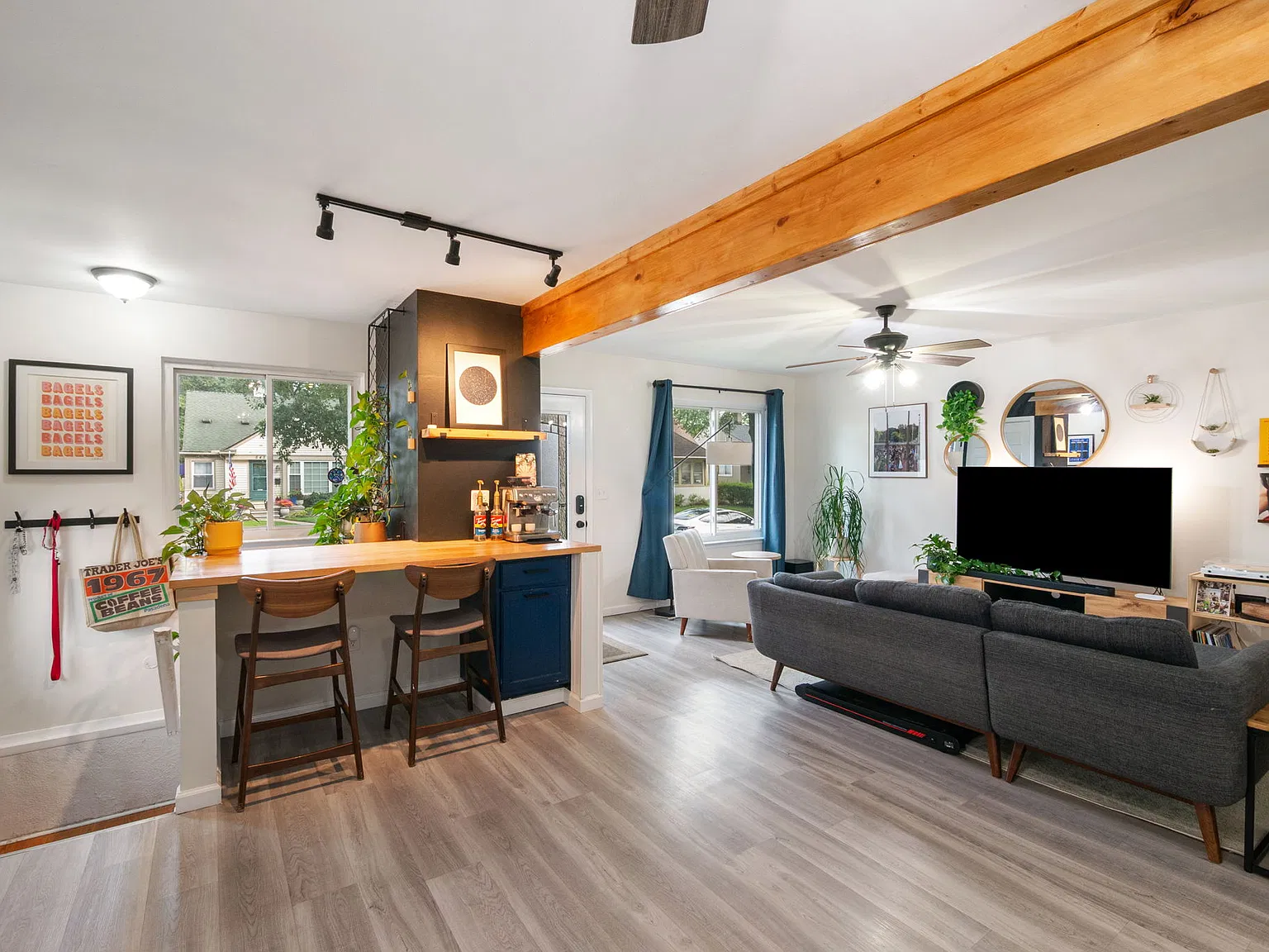 3 bed, 912 sqft, $2,000 — Photo 3