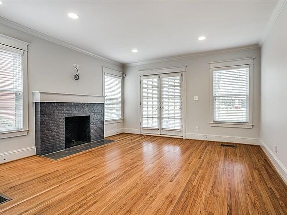 3rd image of 306 S Windomere Ave #101
