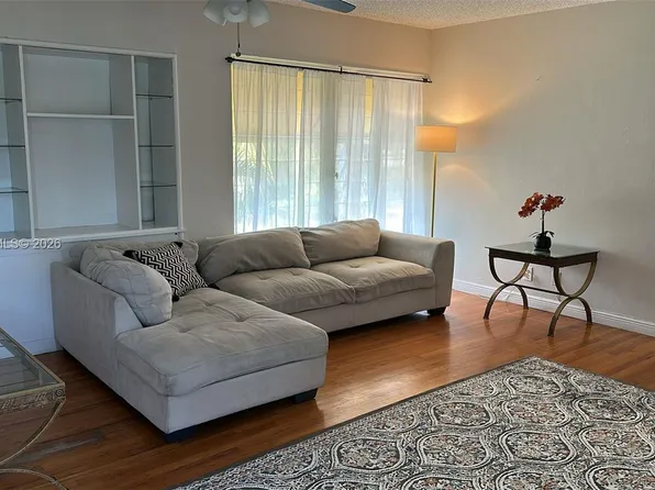 90 Isle Of Venice Dr, Fort Lauderdale, FL