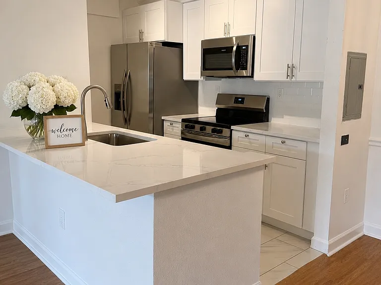 5304 W Kennedy Blvd #207 — Photo 4