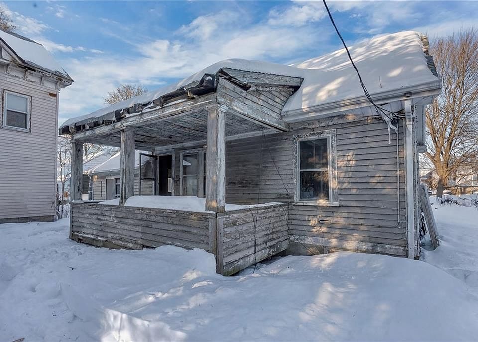 1st image of 871 Douglas Ave