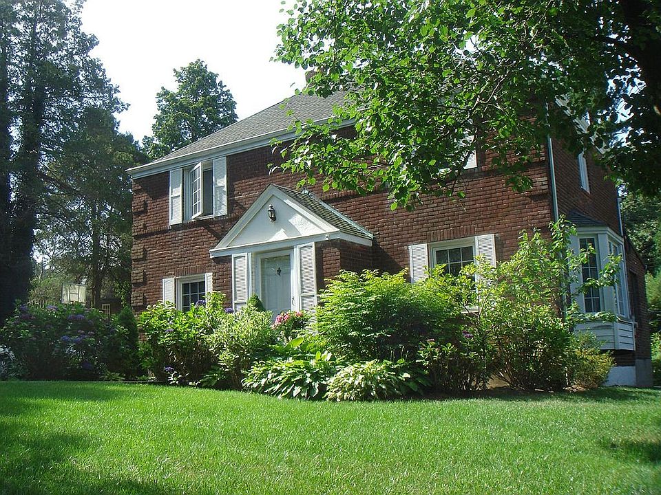 2nd image of 96 Hilltop Dr