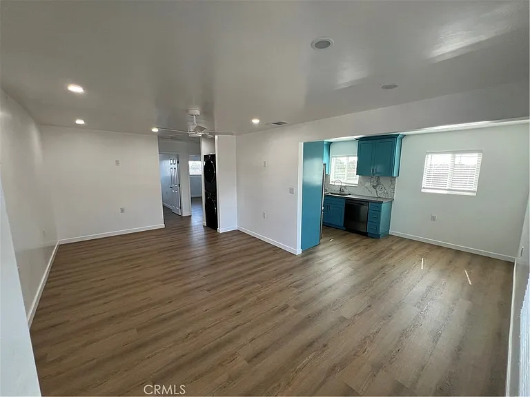 1541 N Hope Ave — Photo 1