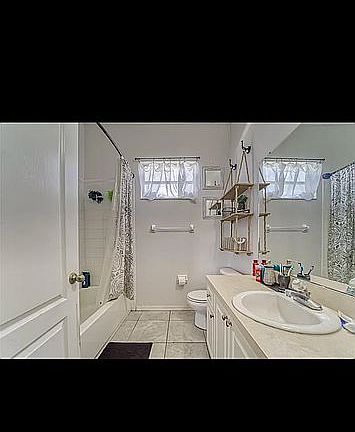 5th image of 2802 Abbey Grove Dr
