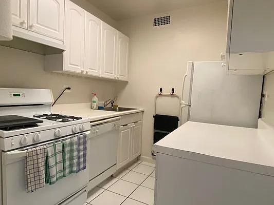 Rented by REAL New York | media 14