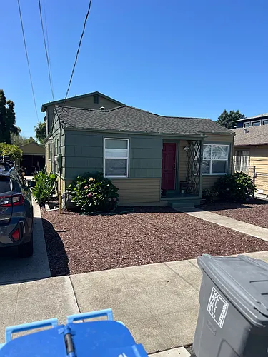 1422 Carleton St Photo 1