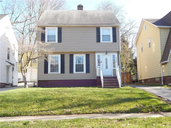 3738 Woodridge Rd, Cleveland Heights, OH 44121