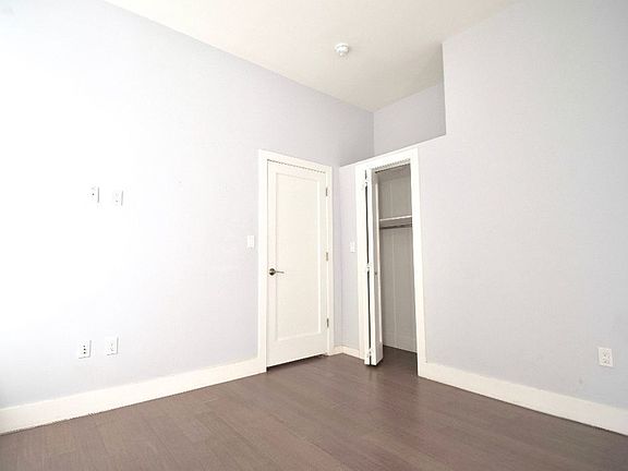 5th image of 463 W 43rd St APT 1E
