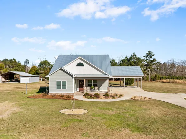 503 Lakepointe Dr, Chipley, FL 32428