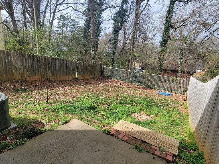2742 Mayfair Ave — Photo 17