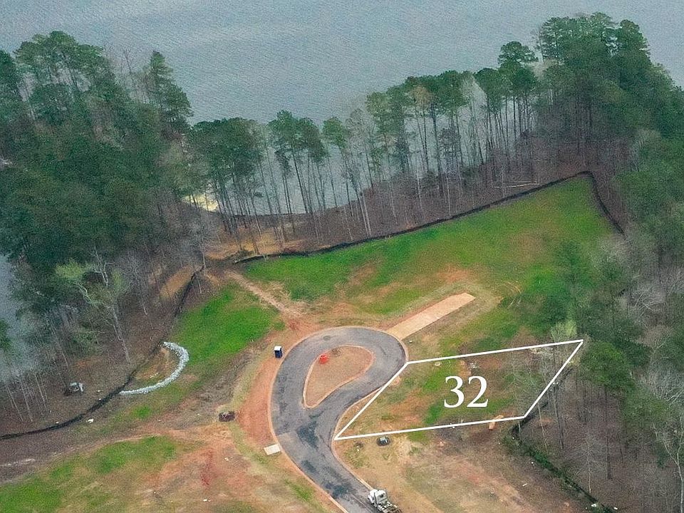 1st image of 1121 Longview Cmns #32