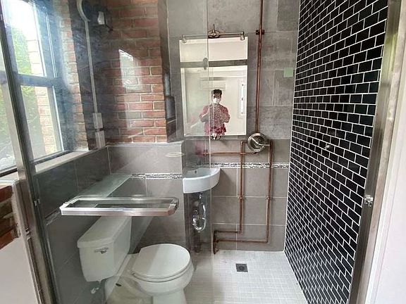 3rd image of 245 Bergen St #2B