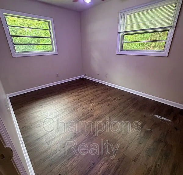2316 Wellborn Dr — Photo 8