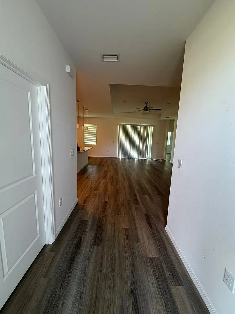 4 bed, 2.0 bath, 1914 sqft, $1,925 — Photo 3