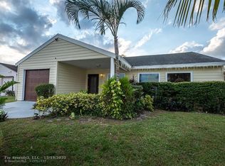 7810 Ridgewood Dr, Lake Worth, FL 33467