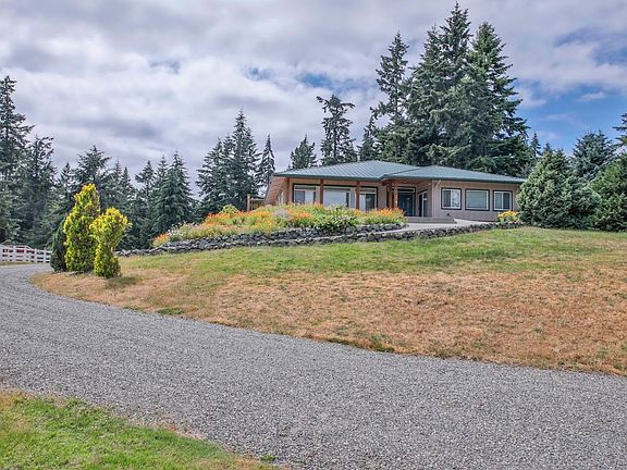 4th image of 2385 Lake Forest Dr