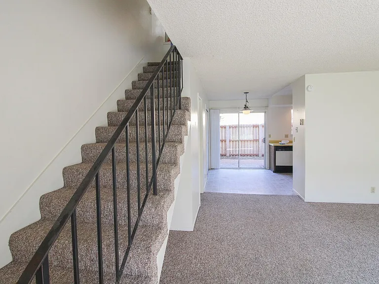1338 Galleon Way #B — Photo 4