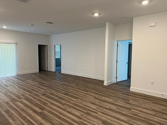 3rd image of 754 Maderia Ct