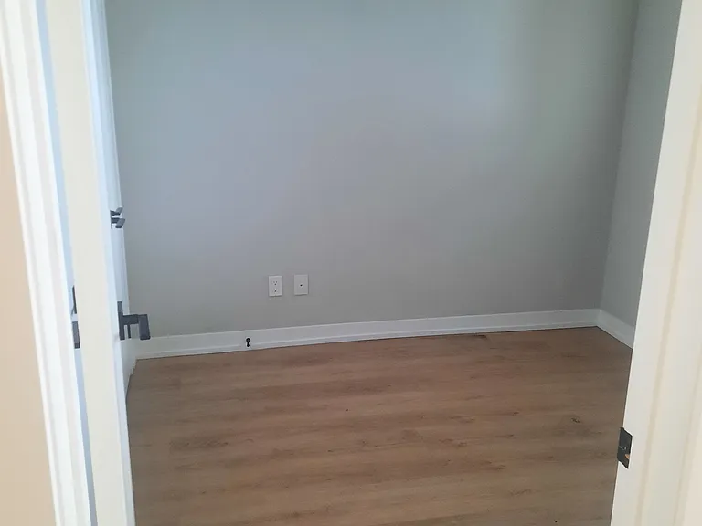 140 Simcoe St #208 — Photo 3