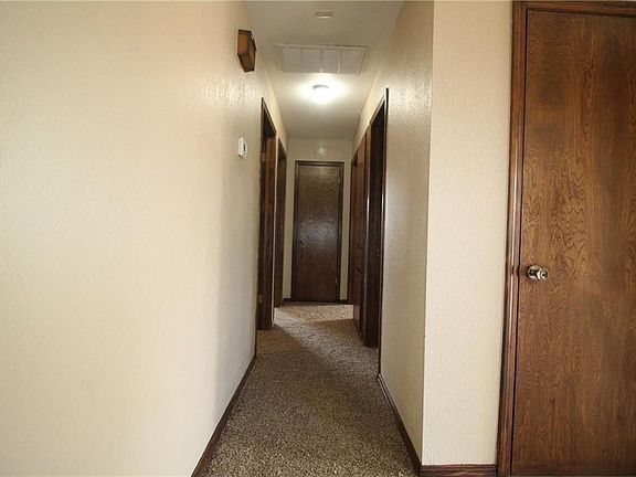 5th image of 302 Vickie Dr