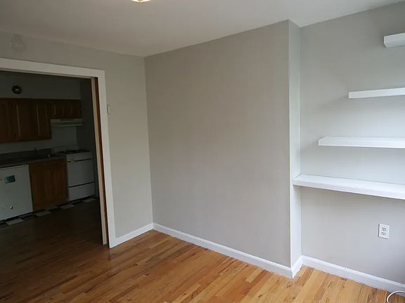 5th image of 512 E 5th St APT 12