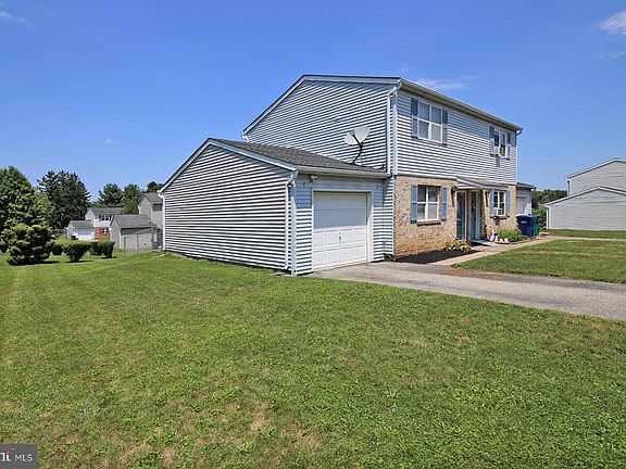 3rd image of 35 Walnut Mill Ln