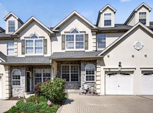 110 Meadow View Ln, Lansdale, PA 19446