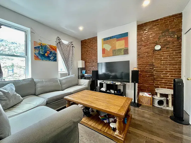 305 Grove St #2L — Photo 1