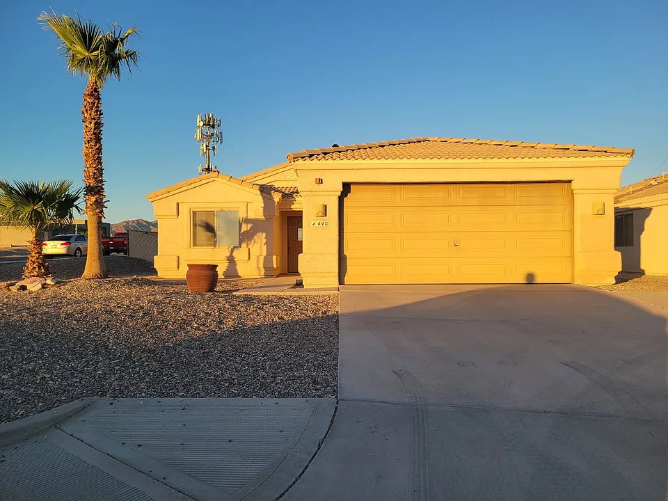 440 Hummingbird Dr