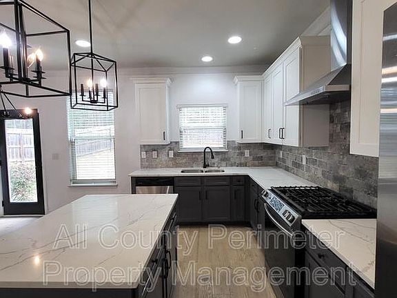 5th image of 3748 Sycamore Bnd