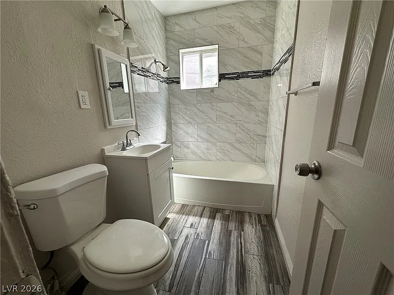 2105 Sunrise Ave #1 — Photo 13