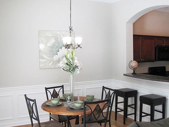 4th image of 213 Green Bridge Ct