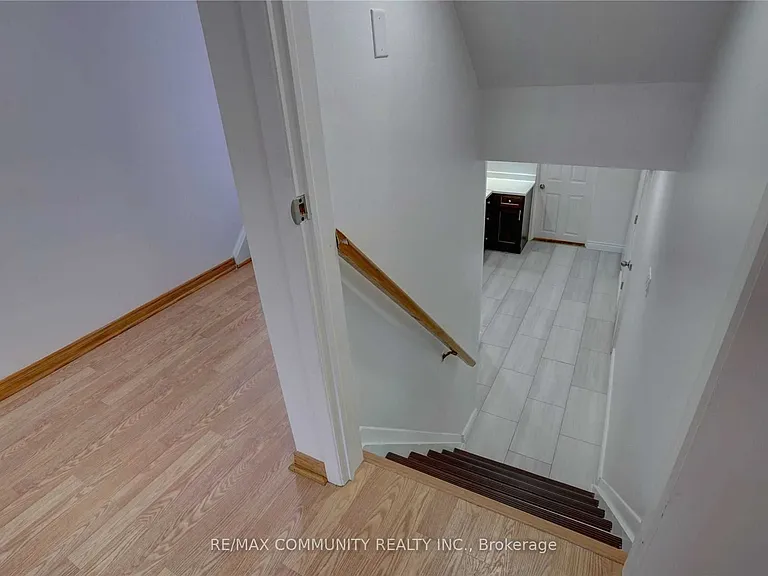 435 Maplewood Dr — Photo 8