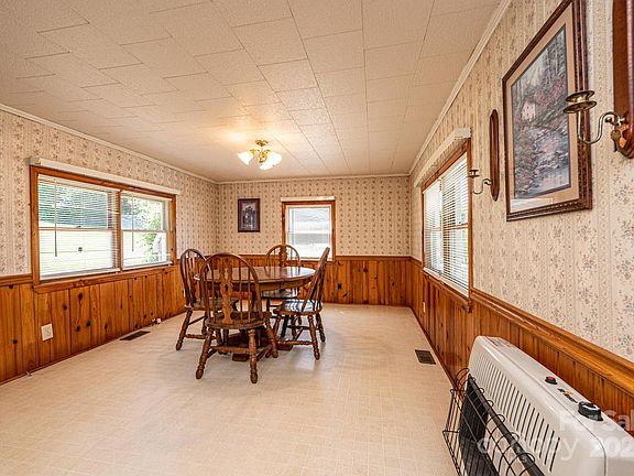 4th image of 716A Berry Pl