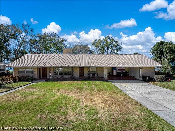 2nd image of 325 Sunset Rd