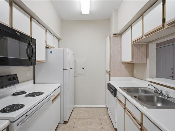 4th image of 3212 Donnelly Cir APT 504