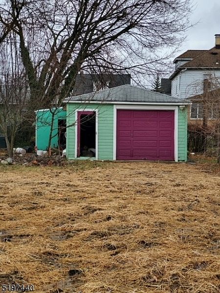 1st image of 306 N 2Nd Ave