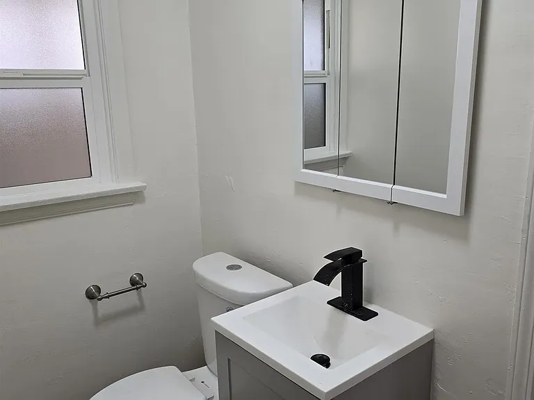 4527 Esther St — Photo 14