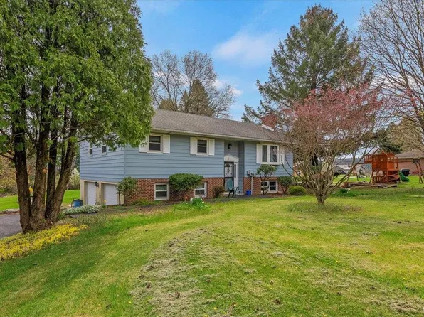 114 Hilltop Dr, Kunkletown, PA 18058